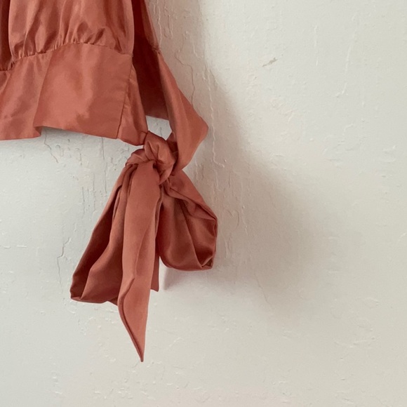 Banana Republic peach, cowl neck, sleeveless blouse - Picture 3 of 4